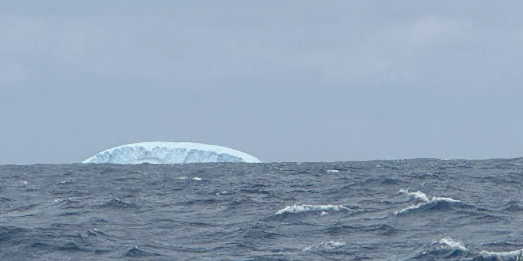 Ice detected and warnings issued for Vendee skippers