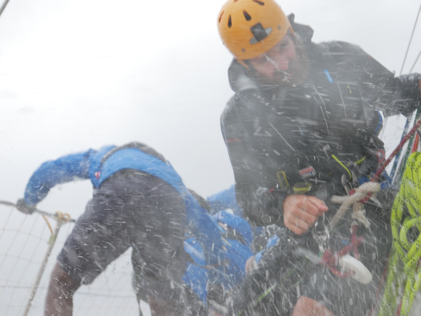 Fierce battle in closing stages of Clipper Round The World Race 2