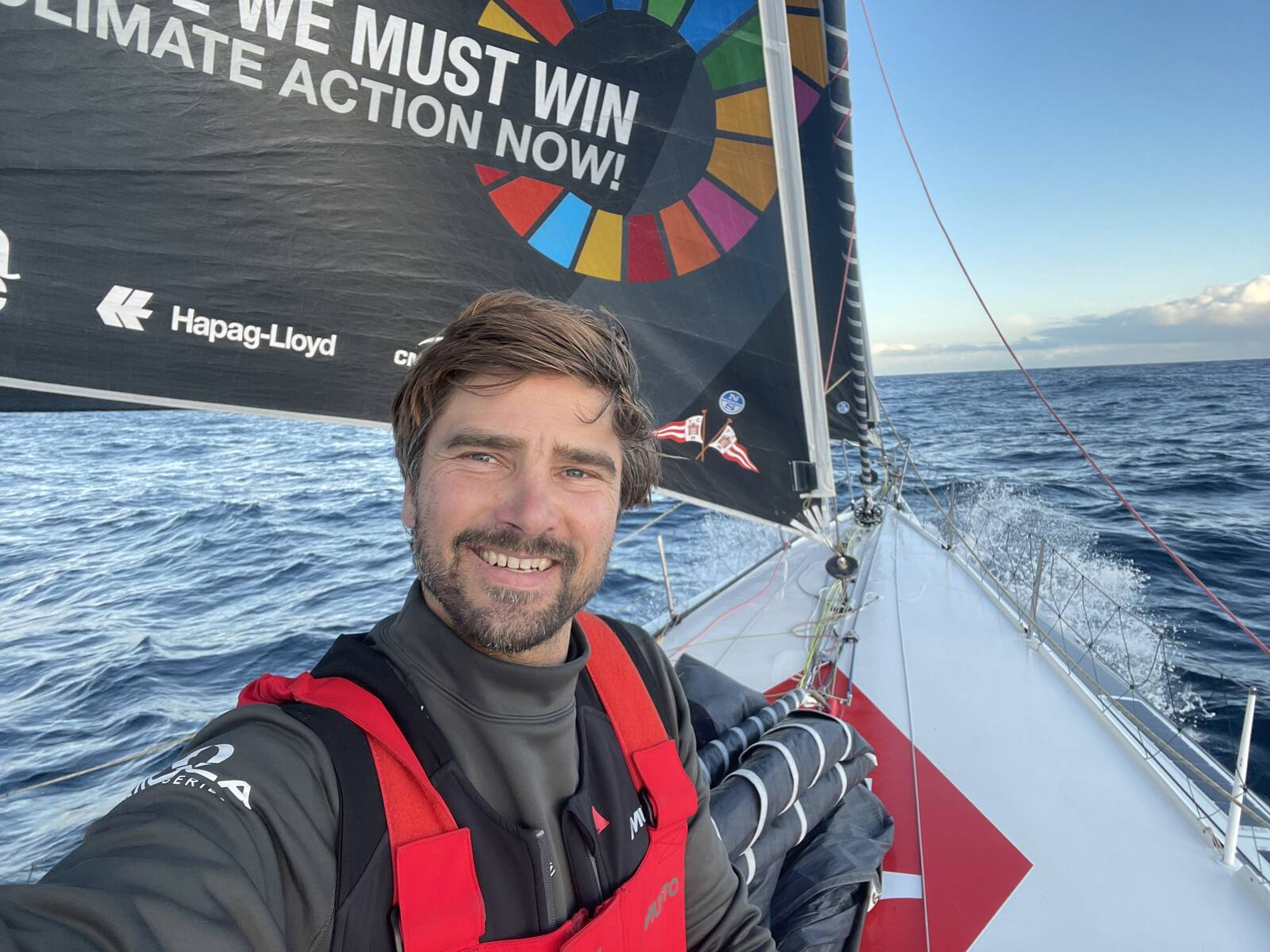 Vendee Globe:Three solo skippers could finish within four hours of each other